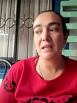 Snapshot of skayhot_ chatting on 12.18.24 skayhot online show from 12.18.24