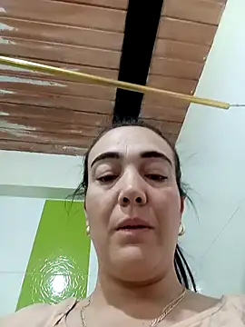 Snapshot of skayhot_ chatting on 12.26.24 skayhot online show from 12.26.24