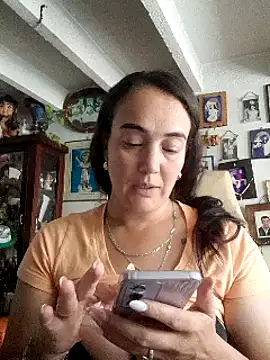 Snapshot of skayhot_ chatting on 01.14.25 skayhot online show from 01.14.25