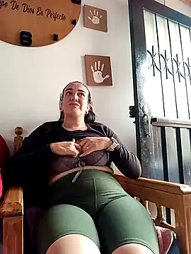 Snapshot of skayhot_ chatting on 02.10.25 skayhot online show from 02.10.25