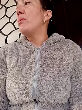 Snapshot of skayhot_ chatting on 02.16.25 skayhot online show from 02.16.25