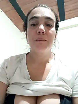 Snapshot of skayhot_ chatting on 02.20.25 skayhot online show from 02.20.25