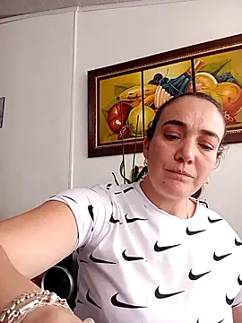 Snapshot of skayhot_ chatting on 02.27.25 skayhot online show from 02.27.25