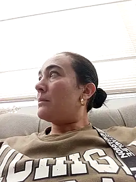 Snapshot of skayhot_ chatting on 03.05.25 skayhot online show from 03.05.25