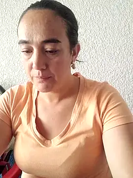 Snapshot of skayhot_ chatting on 09.26.25 skayhot online show from 09.26.25