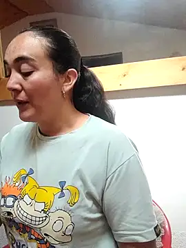 Snapshot of skayhot_ chatting on 11.08.25 skayhot online show from 11.08.25