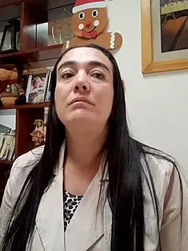 Snapshot of skayhot_ chatting on 11.20.25 skayhot online show from 11.20.25