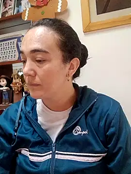 Snapshot of skayhot_ chatting on 12.03.25 skayhot online show from 12.03.25