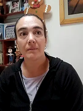 Snapshot of skayhot_ chatting on 12.05.25 skayhot online show from 12.05.25