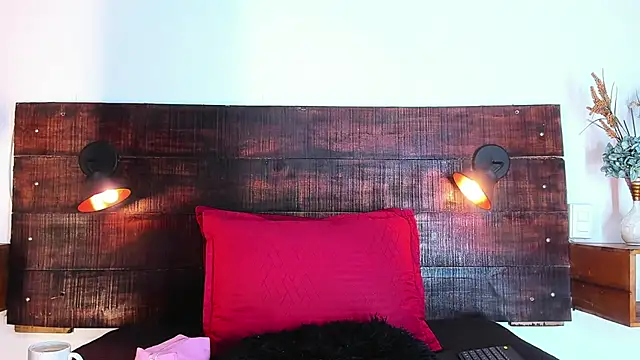 Snapshot of Celeste_sanz chatting on 06.19.26 Celeste sanz online show from 06.19.26
