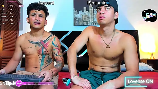 Snapshot of toyboys1 chatting on 04.09.26 toyboys1 online show from 04.09.26