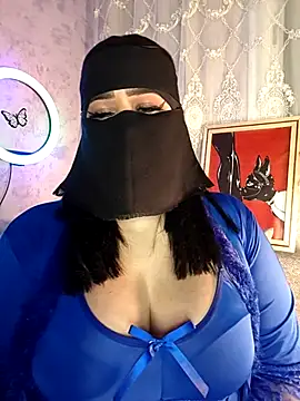 Snapshot of Cat_Sharisa chatting on 12.04.25 Cat Sharisa online show from 12.04.25