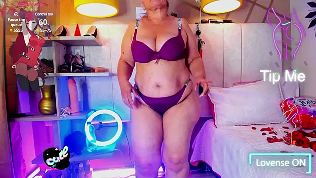 girl amada online show from 02.14.25