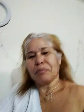 girl amada online show from 09.22.25