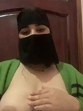 Snapshot of Miss-Soka chatting on 12.29.24 Miss-Soka online show from 12.29.24