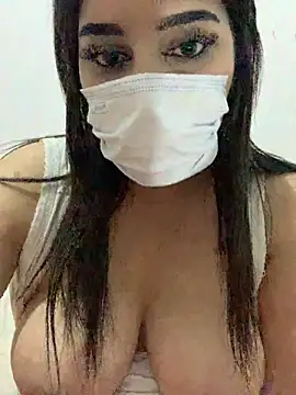 Snapshot of Miss-Soka chatting on 11.08.25 Miss-Soka online show from 11.08.25