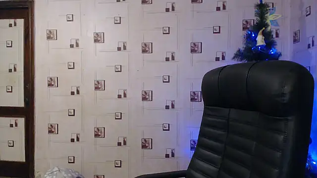 Snapshot of TasyaBigTTs chatting on 01.01.25 TasyaBigTTs online show from 01.01.25