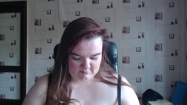 Snapshot of TasyaBigTTs chatting on 10.16.25 TasyaBigTTs online show from 10.16.25