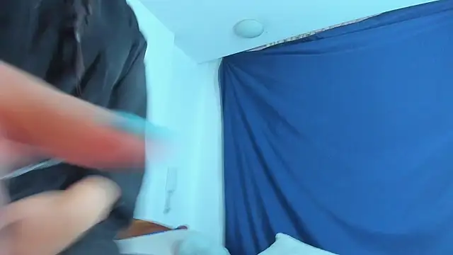 emiily15   online show from 01.28.25