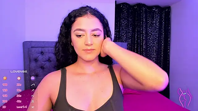 Snapshot of Adhara-zanne chatting on 01.12.26 Adhara-zanne online show from 01.12.26