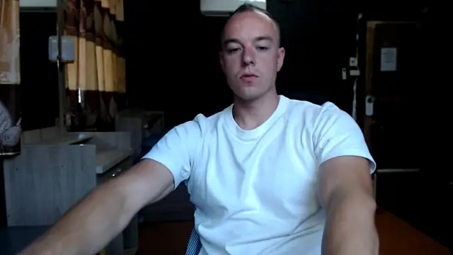 Snapshot of heilgarbest chatting on 03.22.26 heilgarbest online show from 03.22.26