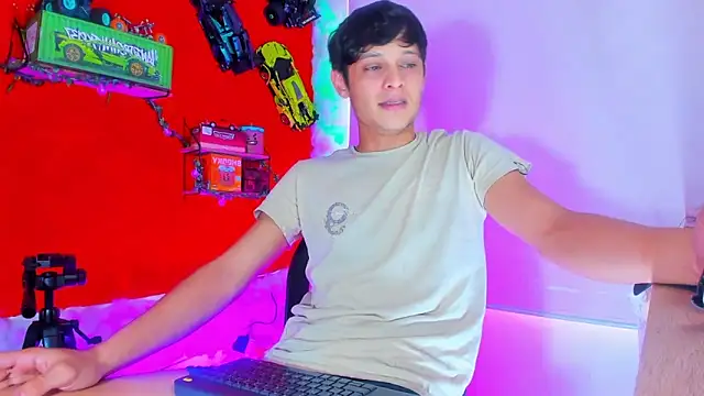 LilOwen  online show from 10.10.25