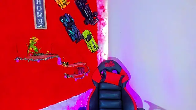 LilOwen  online show from 10.31.25