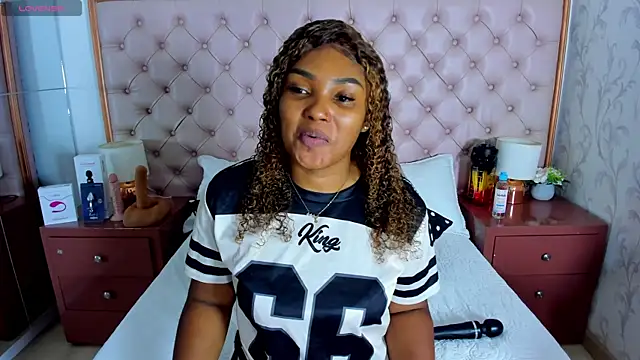 Isla Scott online show from 03.21.25