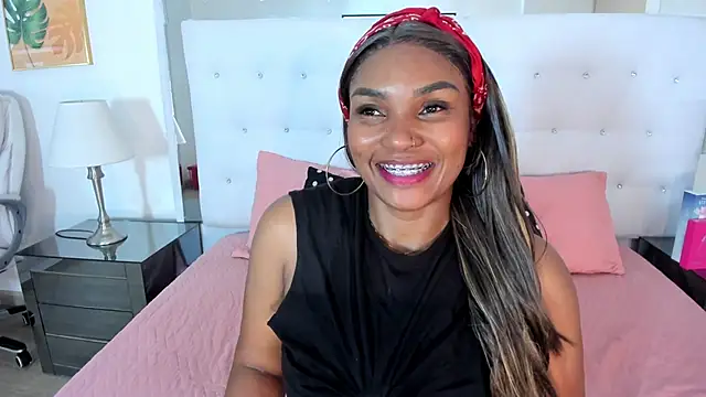 Isla Scott online show from 03.04.26