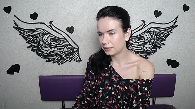 Snapshot of JasmineKouch chatting on 09.09.25 JasmineKouch online show from 09.09.25