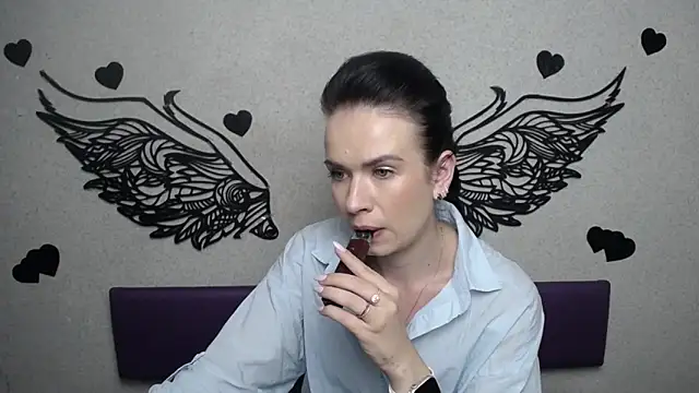 Snapshot of JasmineKouch chatting on 09.24.25 JasmineKouch online show from 09.24.25