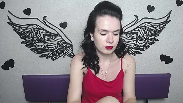Snapshot of JasmineKouch chatting on 10.07.25 JasmineKouch online show from 10.07.25