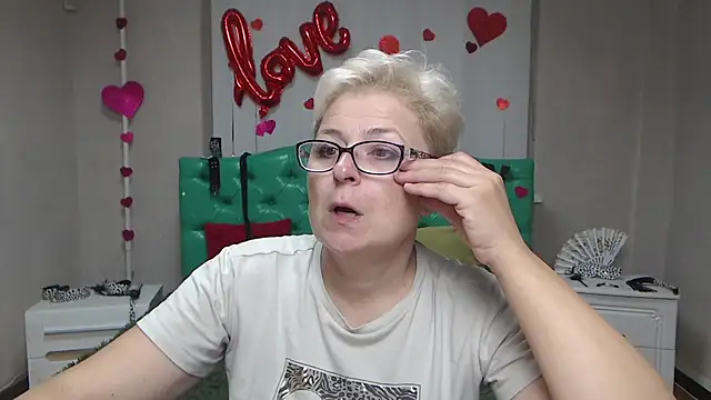 EmiliaGree online show from 09.14.25