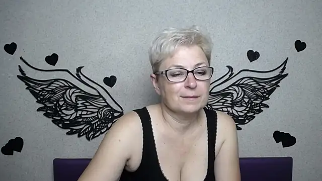 EmiliaGree online show from 09.16.25