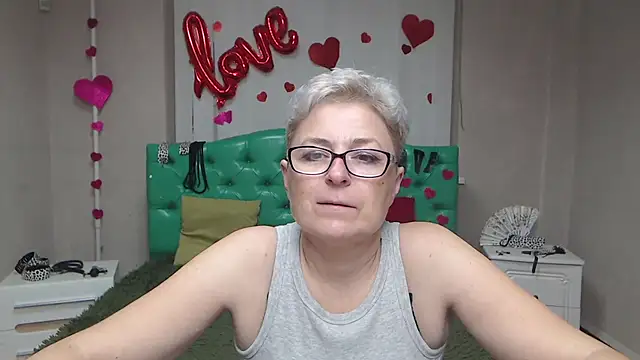 EmiliaGree online show from 10.15.25