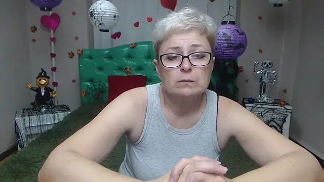 EmiliaGree online show from 10.29.25