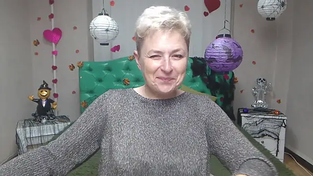 EmiliaGree online show from 11.10.25