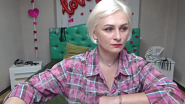 OliviaHorst online show from 09.24.25