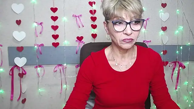 Snapshot of EllaBonito chatting on 01.31.25 EllaBonito online show from 01.31.25