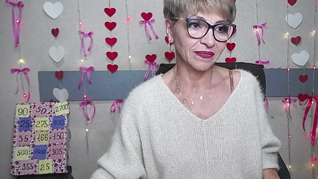 Snapshot of EllaBonito chatting on 02.10.25 EllaBonito online show from 02.10.25