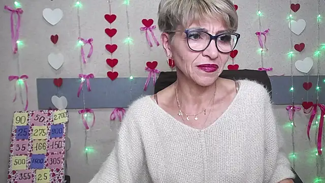 Snapshot of EllaBonito chatting on 02.10.25 EllaBonito online show from 02.10.25