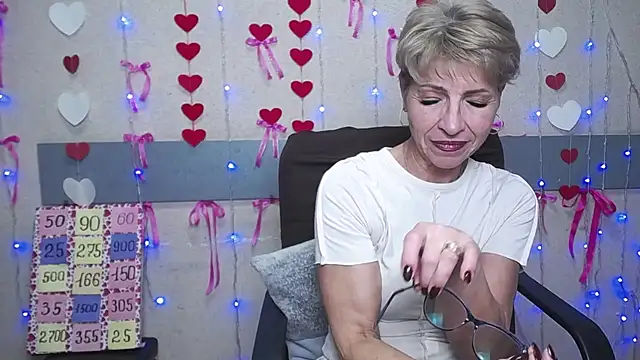 Snapshot of EllaBonito chatting on 02.21.25 EllaBonito online show from 02.21.25