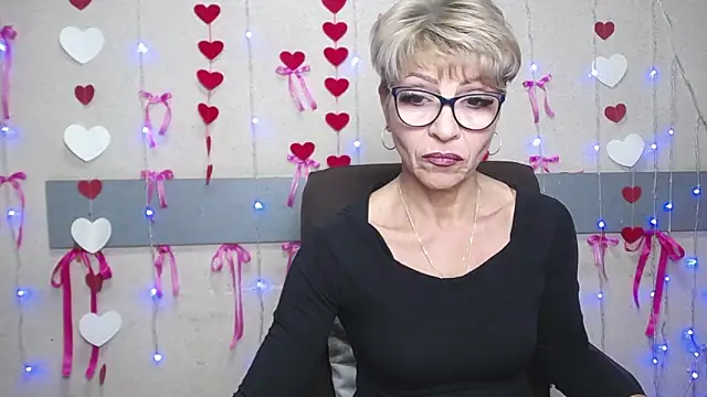 Snapshot of EllaBonito chatting on 02.23.25 EllaBonito online show from 02.23.25