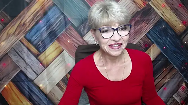 Snapshot of EllaBonito chatting on 10.05.25 EllaBonito online show from 10.05.25