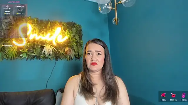 Snapshot of celestelewis chatting on 12.13.25 celestelewis online show from 12.13.25