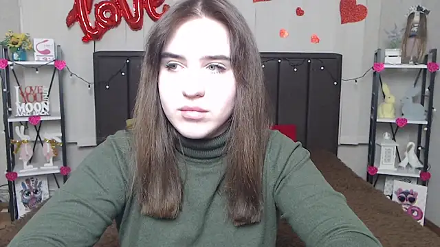 LauraHlot online show from 02.20.25