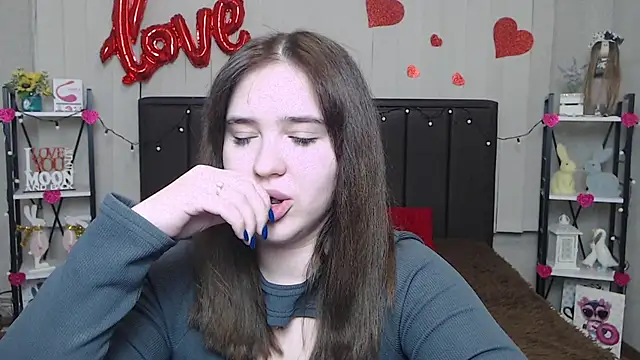 LauraHlot online show from 02.23.25