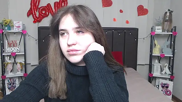 LauraHlot online show from 02.23.25