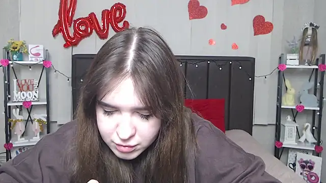 LauraHlot online show from 02.25.25