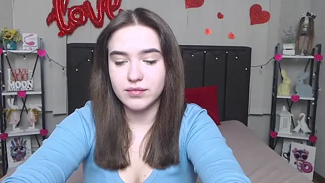 LauraHlot online show from 02.27.25